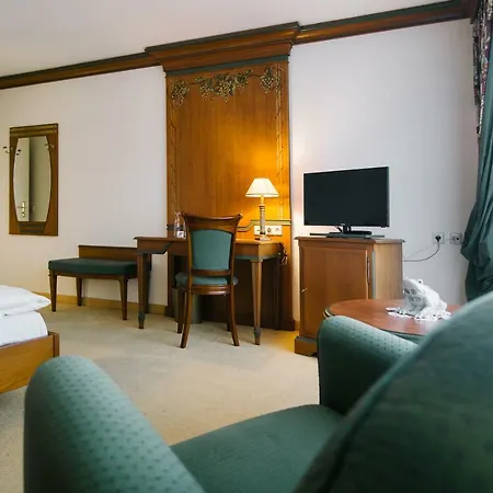 Landhaus Keller - Hotel & Restaurant Hotel 3*