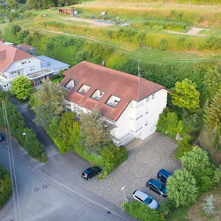 Keller - & Restaurant Otel 3*