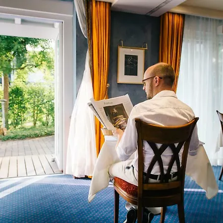Landhaus Keller - Hotel & Restaurant Отель 3*