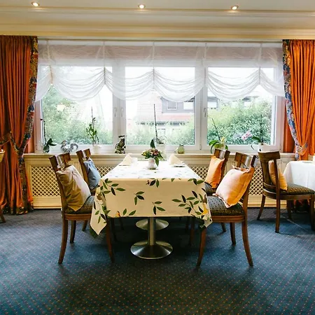 Landhaus Keller - Hotel & Restaurant Отель 3*